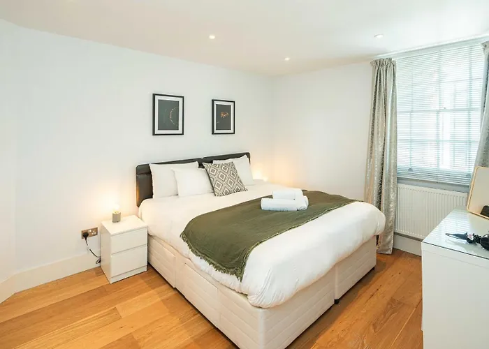 Modern 1-Bed Flat In Central Bloomsbury
